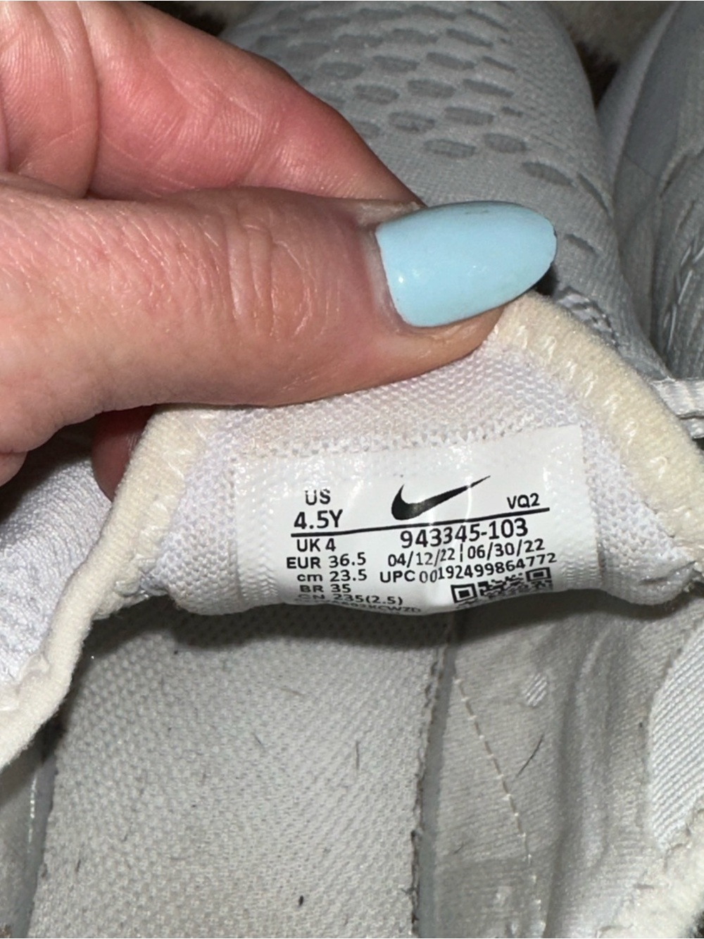 Nike Kids White Air Max 270 Youth Sneakers - Picture 8 of 10